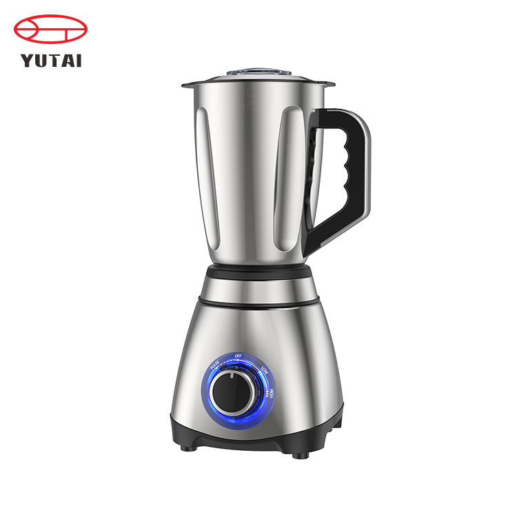 Мощный электрический блендер мощностью 600 Вт.