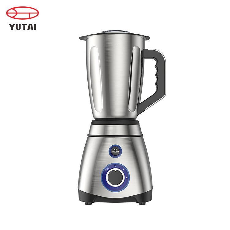 Мощный электрический блендер мощностью 600 Вт.